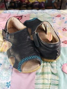 Livie & Luca Navy blue Leather Sandals w/Teal Stitching, Cutouts & Rex Dino Nubs